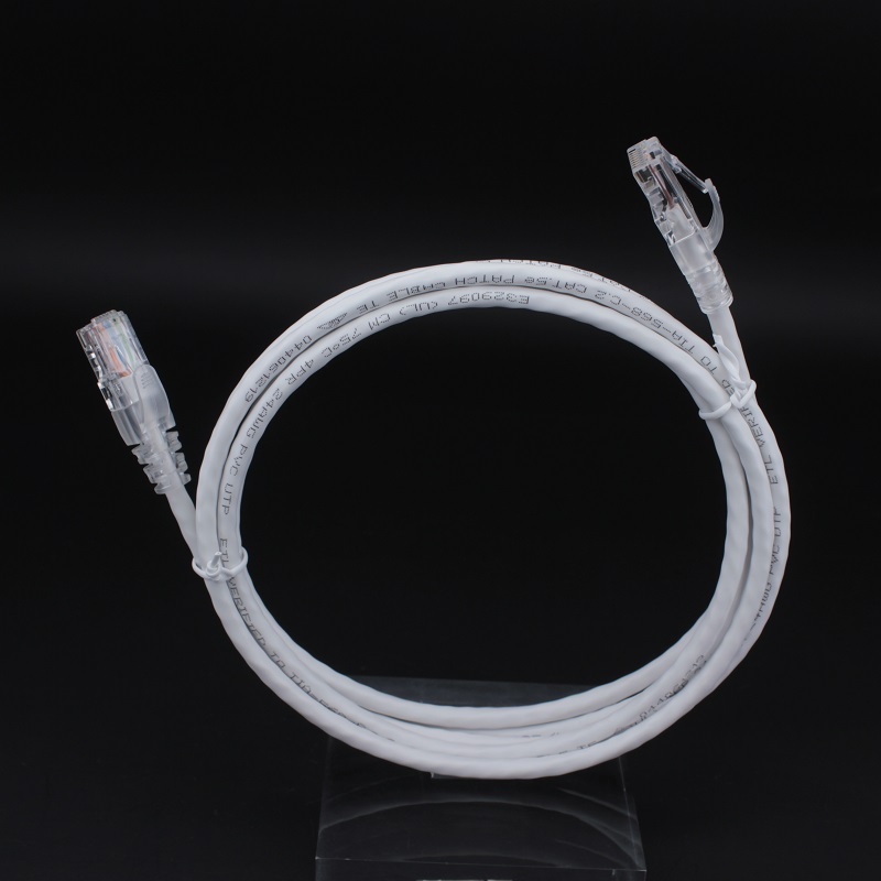 What connector type is used on a Cat5e patch cable?