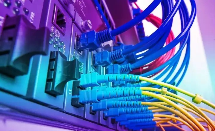 Why can't optical fiber replace network cables at present?